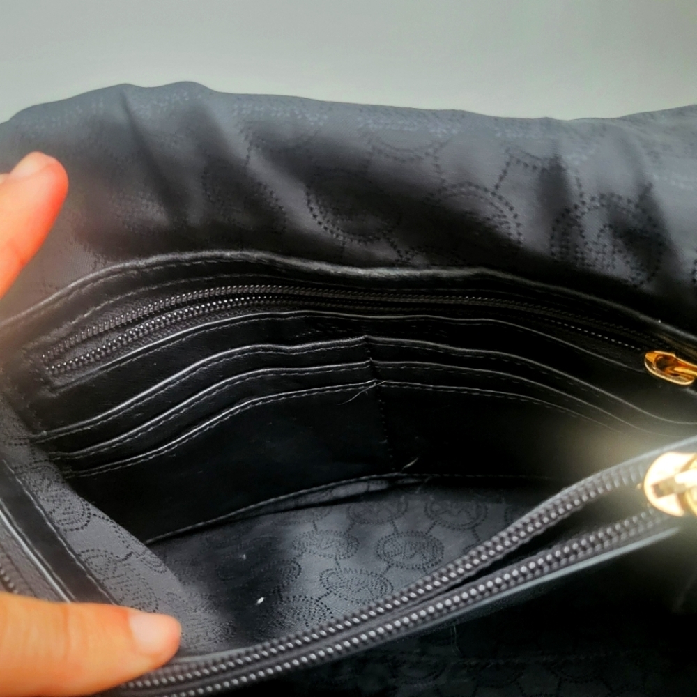Michael Kors purse - Picture 8 of 9